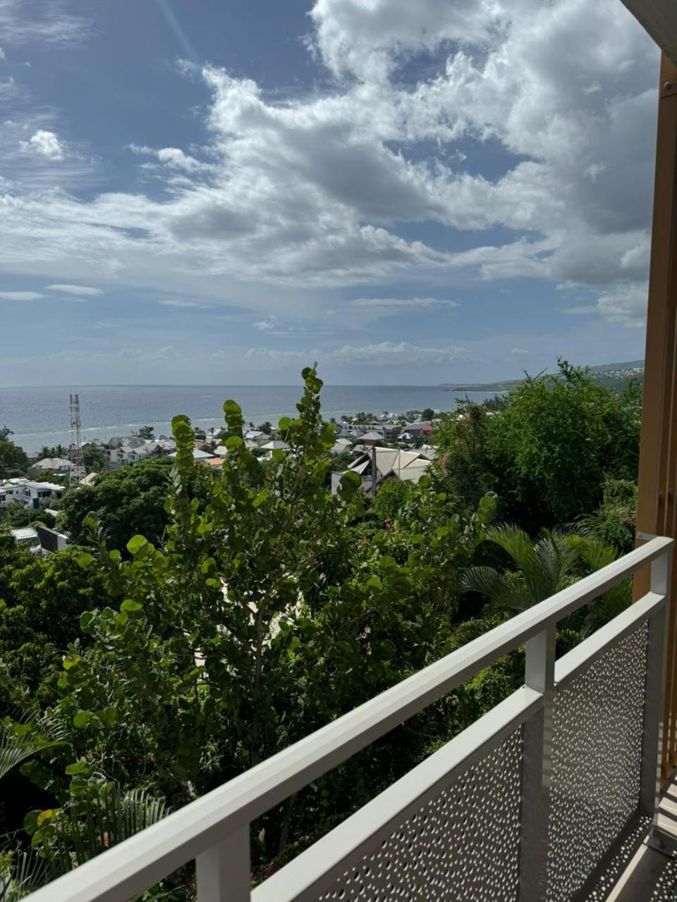 Appart Lumineux Vue Mer Leu Emra Saint-Leu Luaran gambar